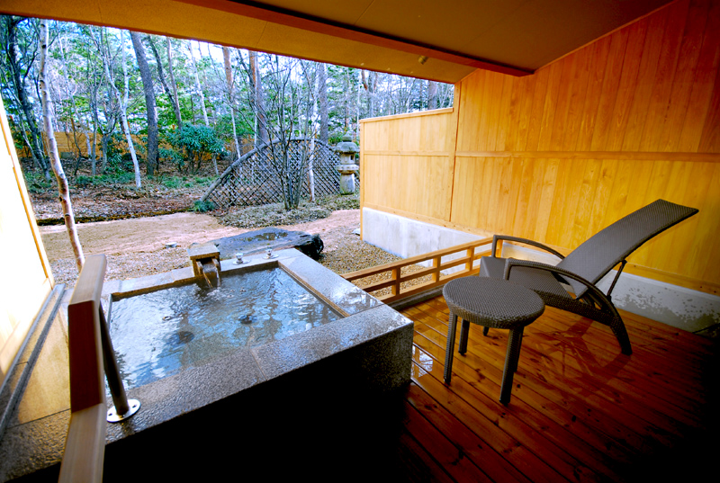 Guest room with Open-Air Bath